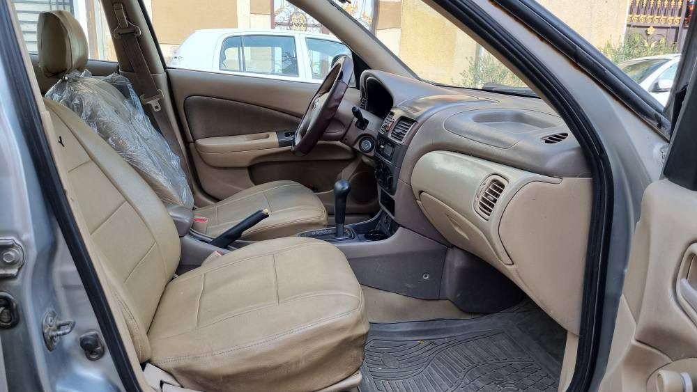 السلام عليكم 
نيسان صني ياباني كير محرك تدفئة وتبريد بحالة ممتازة السيارة مصبوغة حزام اثر جراد بيها ضربة بالجاملغ الخلفي الايسر كشانات والارضية جلد مكاني بغداد الاعلام 
هاتف *********** السعر ٨٥ وبيها مجال بغداد, العراق
