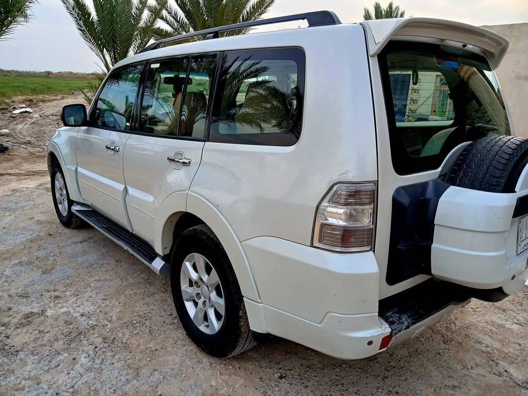 السلام عليكم 
باجيرو حبتور موديل 2014 رقم نجف بأسمي سنويه مجدده لل30 سياره جاهزه مكينه وكير حداديه تخم تاير باتري جديد مكينه 3500 كشنات كهرباء 7راكب دمام خلفي مكفوله من الضربه والتبديل بيه فقط صبغ جاملغ ونص بنيد والباقي كفاله عامه
السعر 160 وبيه مجال 
***********
