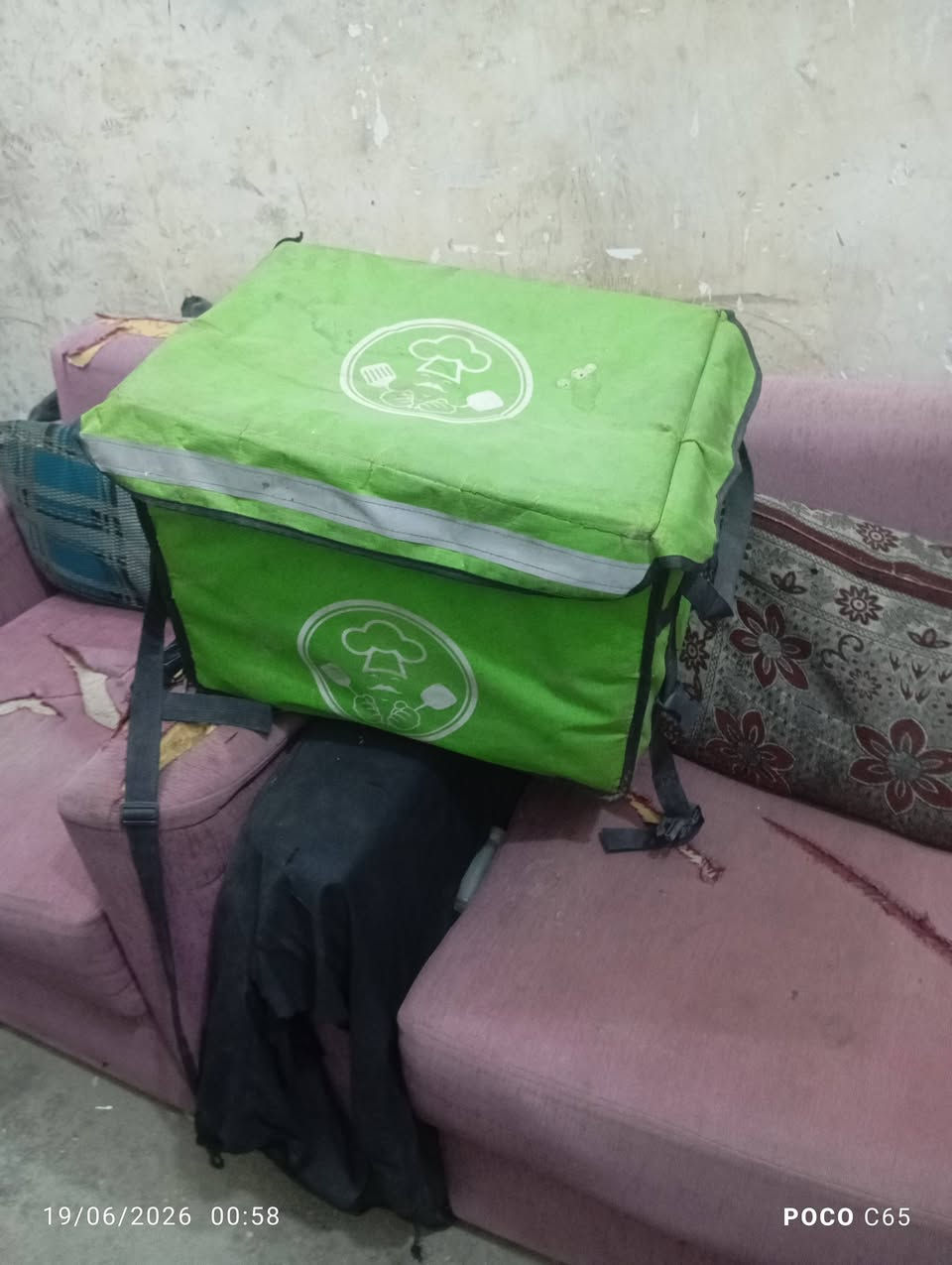 صندوك دلفري للبيع ثنيهن الجبير بي قفل بعده جديد السعر 35 ولزغير 20 كربلاء الشبنات ***********
