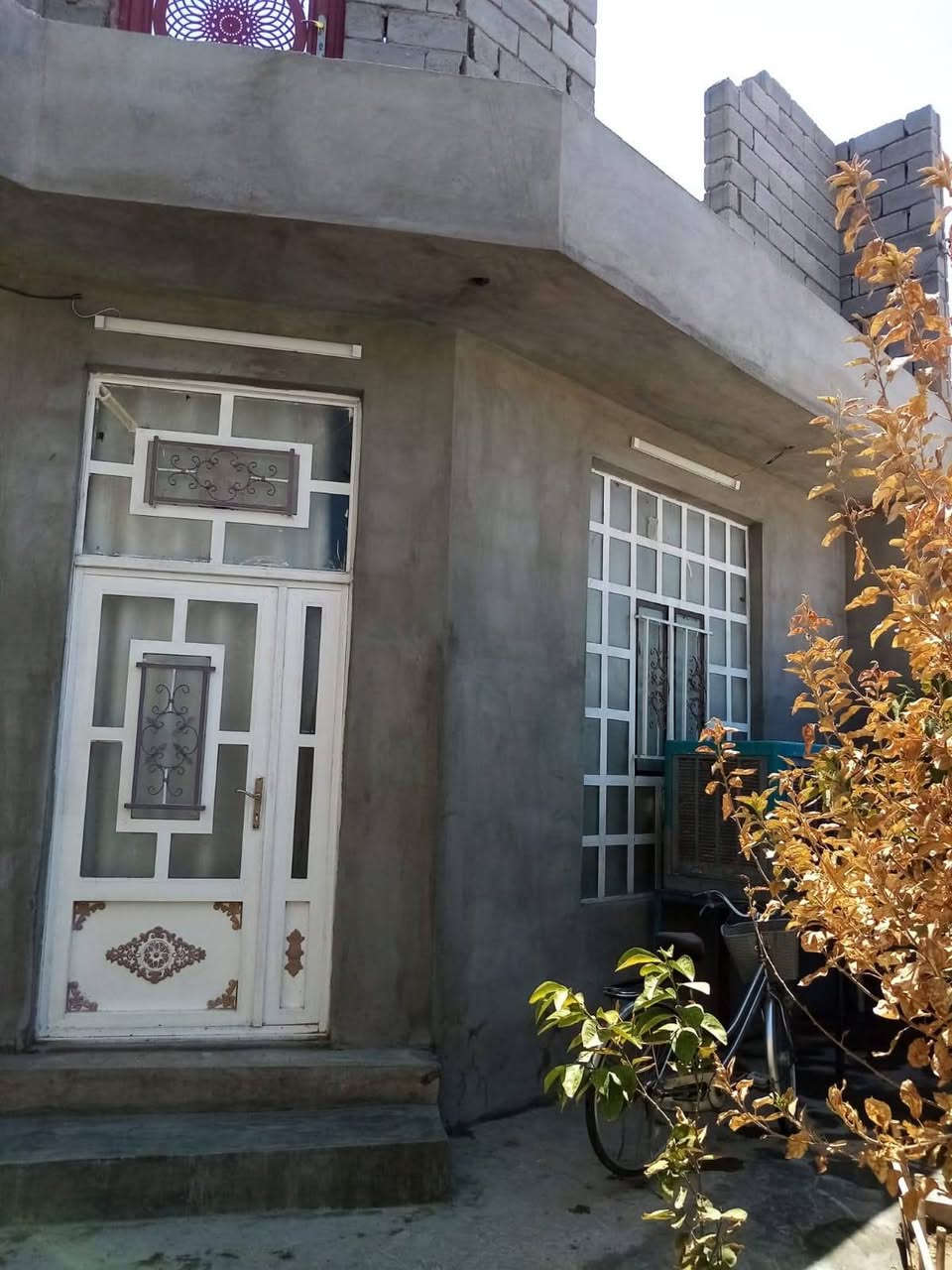 سلام عليكم
#بيت_للبيع الفلوجه الجغيفي الثانيه 2
قرب جامع عبدالرزاق الضاهر // شارع ابو غانم

1-المساحه 140م

2-طابقين الاول كامل بس نقص الارضيه والثاني هيكل ممصبوب بناء بلوك

3-الشارع 10م

4-خدمات كامله ماء كهرباء بناء منطقه هادئه مرتبه

5-السعر 85 بي مجال

التواصل واتساب او الاتصال على الارقام التاليه

‏ *********** ‏
‏ *********** ‏  / واتساب
‏ ‏ *********** ‏
