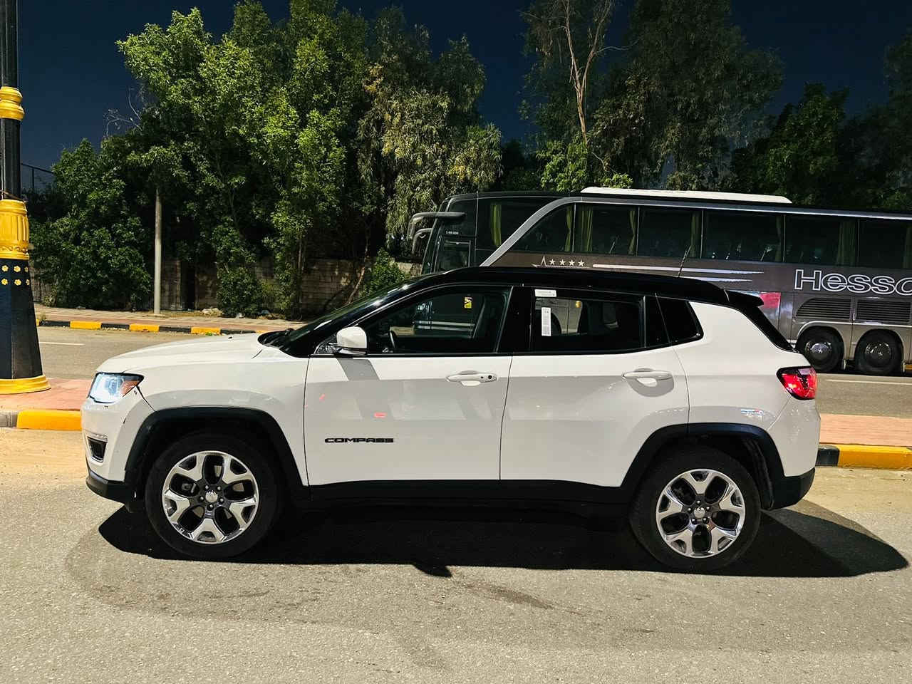 سياره جيب كومباس مديل ٢٠٢١ فول بصمه وبنوراما 
فول واحد عل واحد 
4سلندر  
اريد مراوس ب6 سلندر ونطي فرق


**إذا كنت صاحب هذا الإعلان وتريد حذفه لأي سبب، رجاءا أرسل رسالة إلى الدعم الفني**