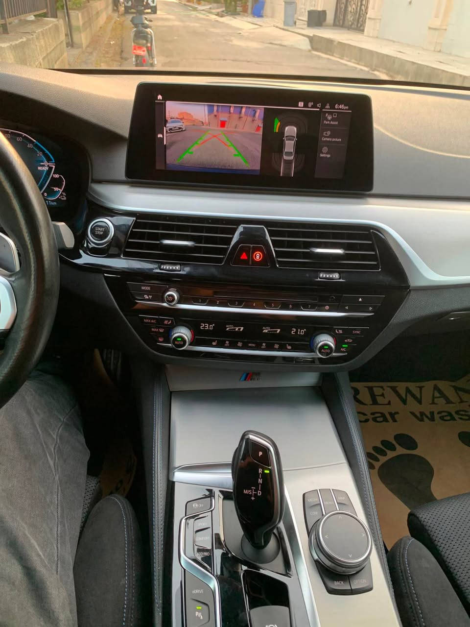 Bmw530e plagin hybride 
سەیارە زؤر زؤر خاوینە ١ هەزار مەسرەفی تیدا نیە سەیرە بەنزینو شەحنو هایبریدە ١دەرگا بیلادی گؤڕاوە (١٠٤)هەزار جیلؤ مەتر ڕویشتوە *********** أربيل, العراق
