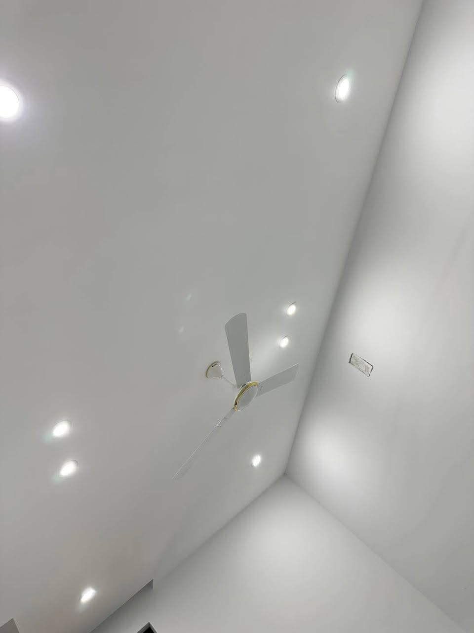 خلفه كهرباء وصحيات عامه شغل درجة أولى بغداد ***********صيانه عمل بوردات ترميم
