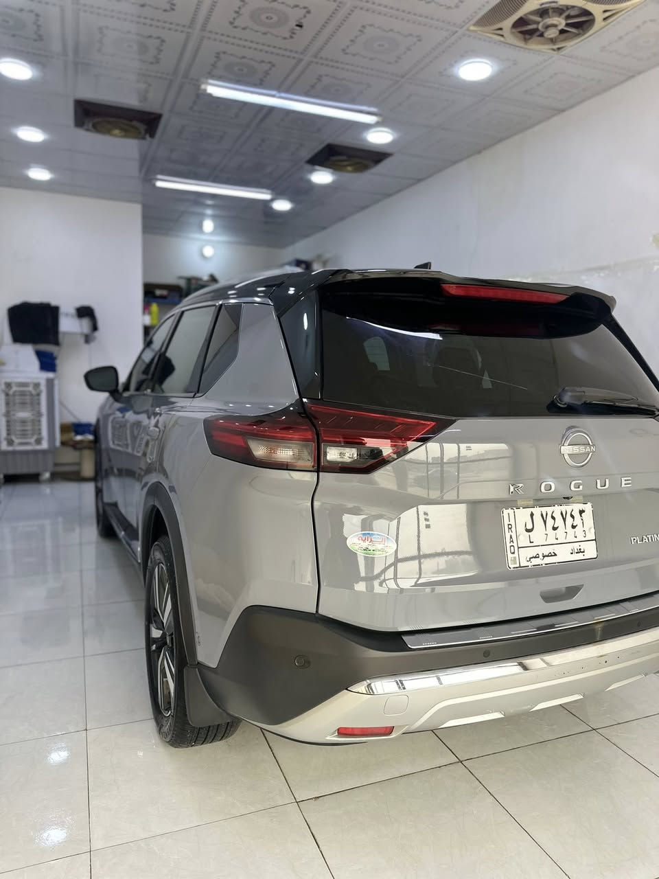 السلام عليكم للبيع موديل 2022 حادثهه بنيد وجاملغ فول السيارة واحد ع واحد 3 بستم رقم بغداد السعر 200 وبيهه مجال للاستفسار الاتصال على الرقم (***********)(***********)
