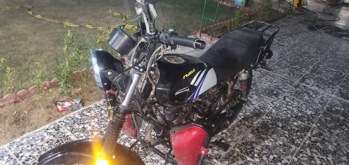 السلام عليكم دراجة نامة برو موديل 2025 
رقم بغداد 
الدراجة برغي ممفتوح بيها وكلشي شغال فول بلادي 
مكاني بغداد الكمالية 
السعر 1800 قابل للتفاوض البسيط 
رقمي *********** 
تواصل واتساب بغداد, العراق
