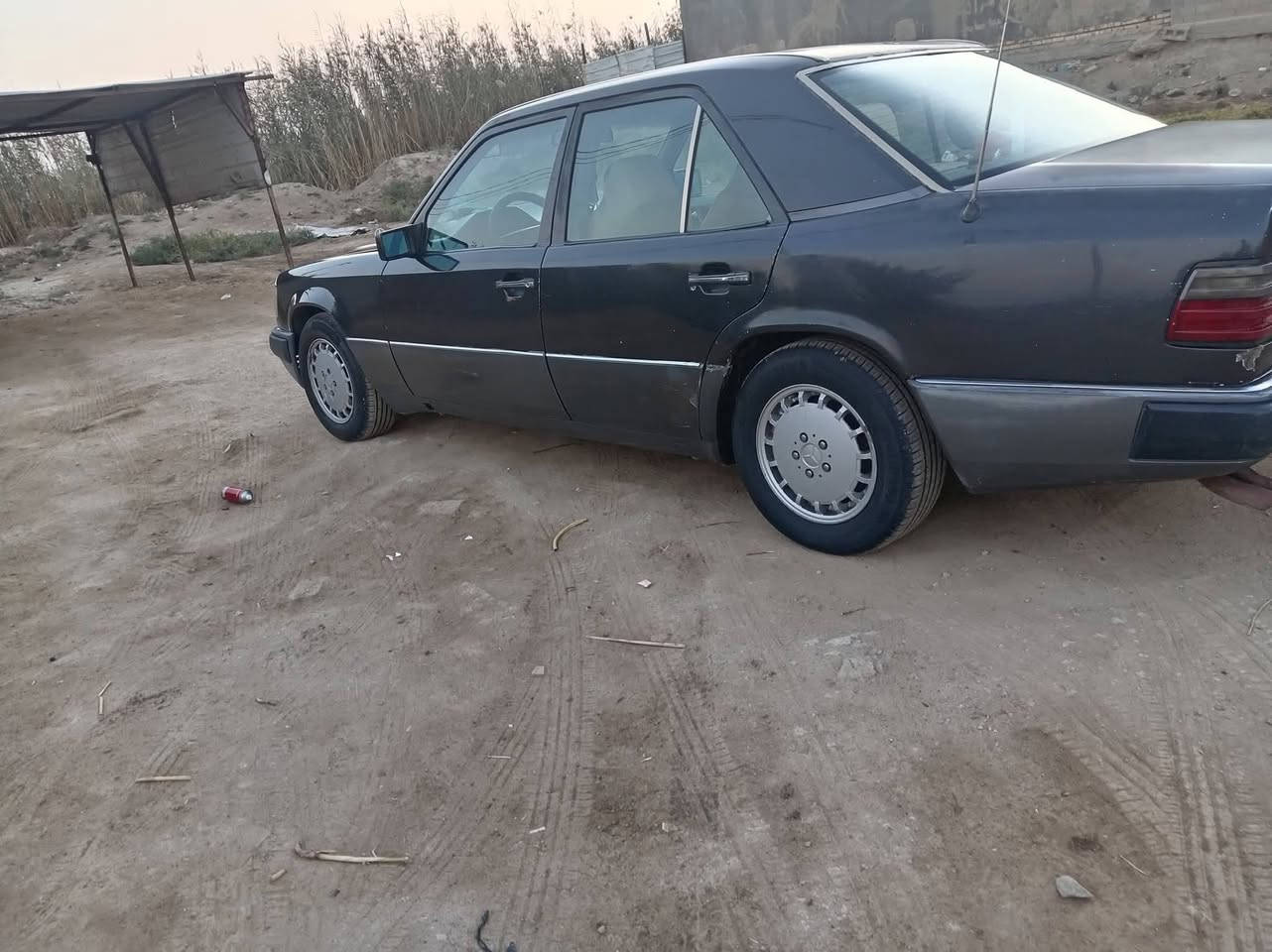 السلام عليكم مارسدس دب موديل 1993 رقم بغداد سنويه لل 27  العنوان ذي قار سوق الشيوخ رقم ‏‪***********‬‏  السعر 47
