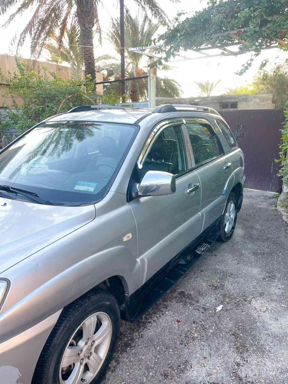 سبورتج 2009 خليجي مبدل بابين عكس السايق بدون دواخل
السعر 100$

***********
