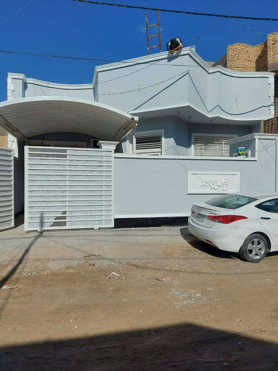 دار ملك صرف 200 متر للبيع
حي الزهراء الاول 
قبل المعهد التقني 
وليس خلفه 
غير مطلوب اسكان 
بناء حديث ودرجه اولى 
السعر خاص 
***********
