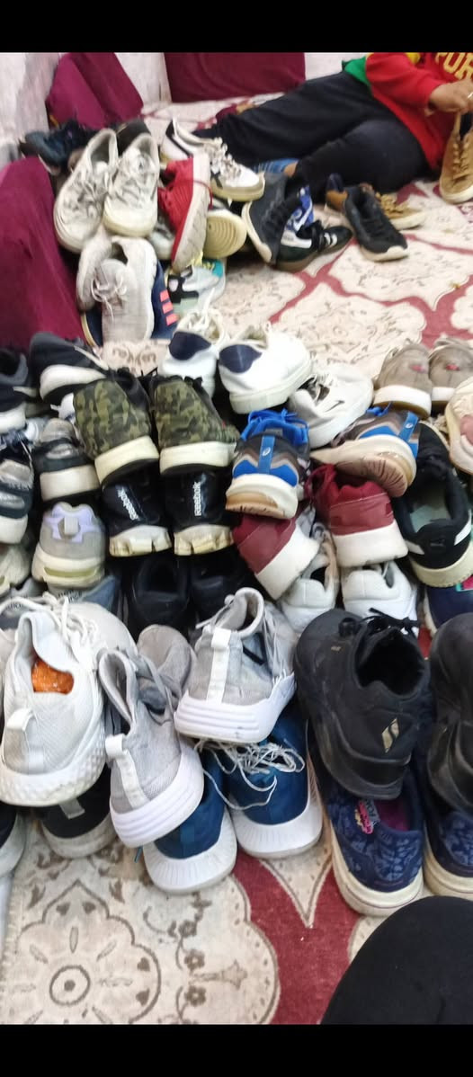 سلام عليكم عيني باله احذيه أوربي تران شوز رياضي وبي رسمي للبيع تقريبن 100 قطعه مكاني ناصرية سوق شيوخ 
***********
