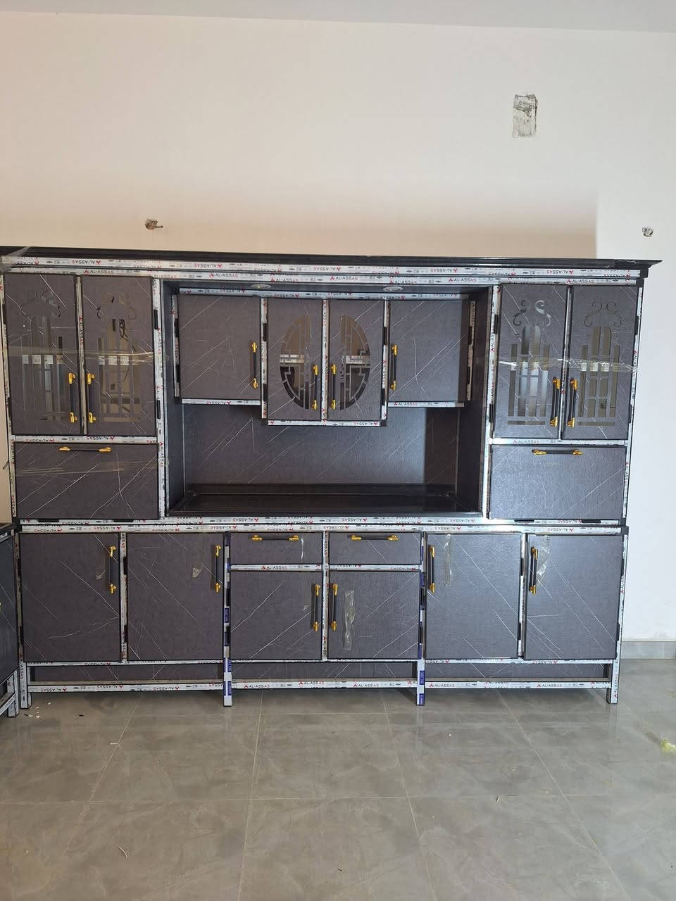 كاونتر ٣ أمتار وسنك متر ونص
البيع مستعجل العنوان بغداد البلديات
 ضباط الثانيه السعر 950الف وبي مجال
***********
