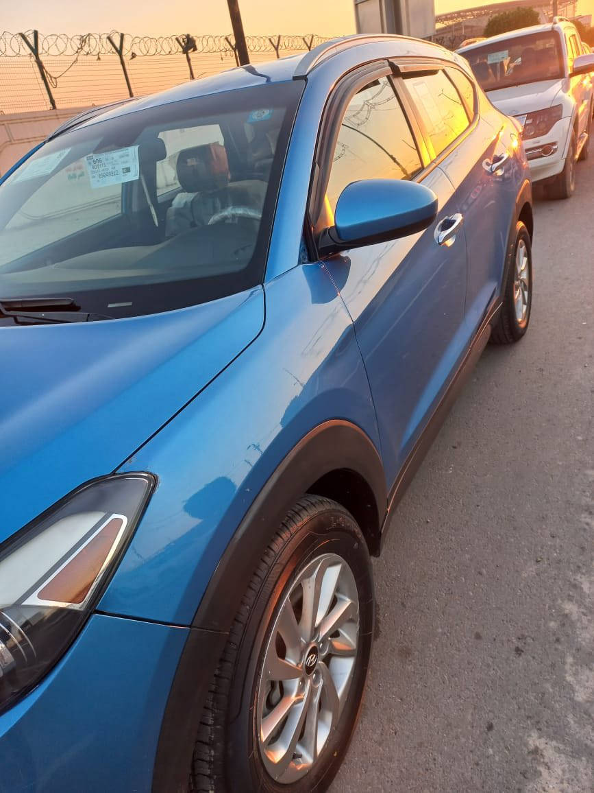 توسان امريكي 2016
حادثه فقط بنيد مبدل باقي السياره ليبل واحد
لغد شاصي كفاله 
السونار موجود مع الصور 
محرك 2000 GDI مفتوح مكفول 
3 وضعيات للقياده 
تحكم ستيرن جهتين 
كشن السايق كهرباء
شاشه وكامره دوراه
سايد بريك بالرجل
السياره فور ويل 
نزول منحدرات 
صدر امامي خلفي 
تخم تاير جديد 
السياره ماشيه 105 
رقم بغداد بسمي 
مكان السياره البلديات او الدوره 
السعر 145 
*********** واتساب او اتصال
