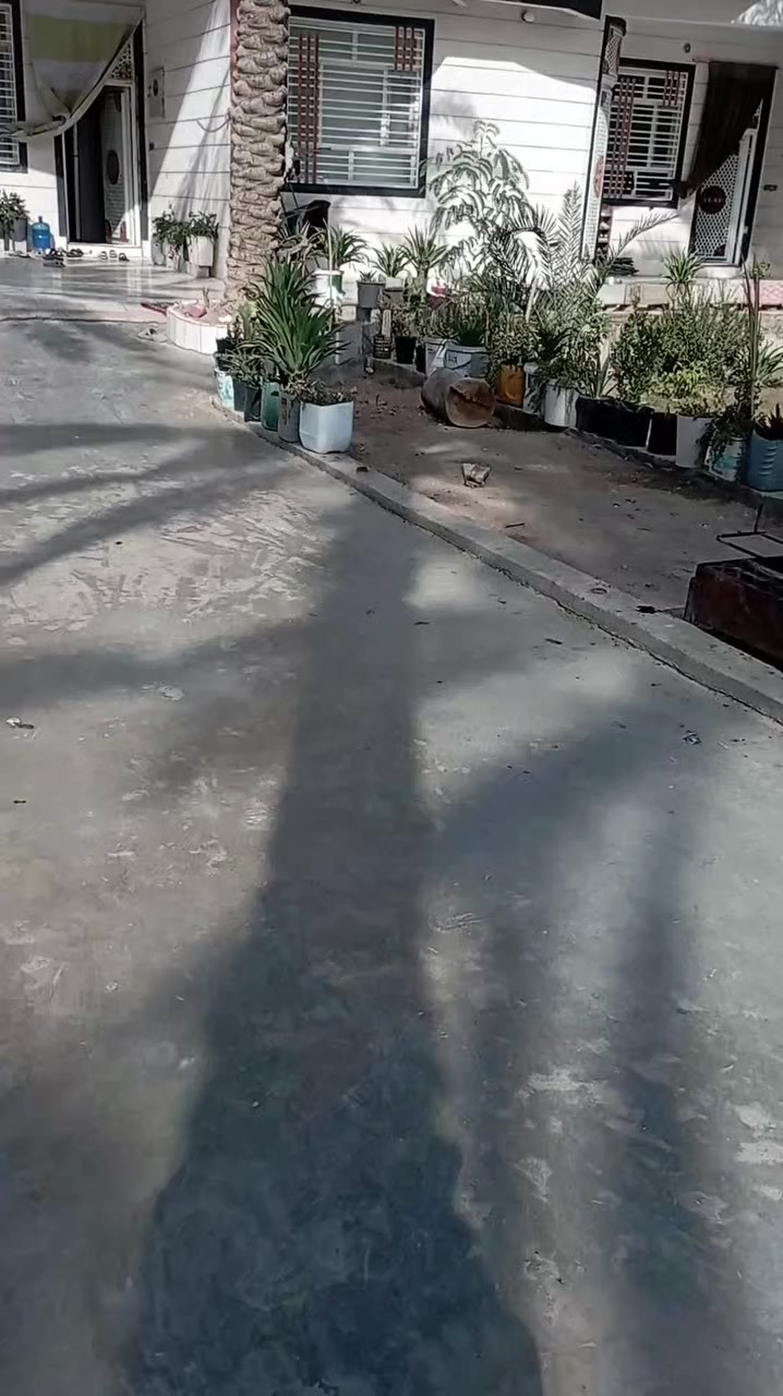 كاع للبيع بمساحه ١٠٠٠٧٠٠لسعر ٧٠٠وبيه مجال موقع لبوبيات عامود ٣١شارع لودي قرب مدرسة لغزالي***********
