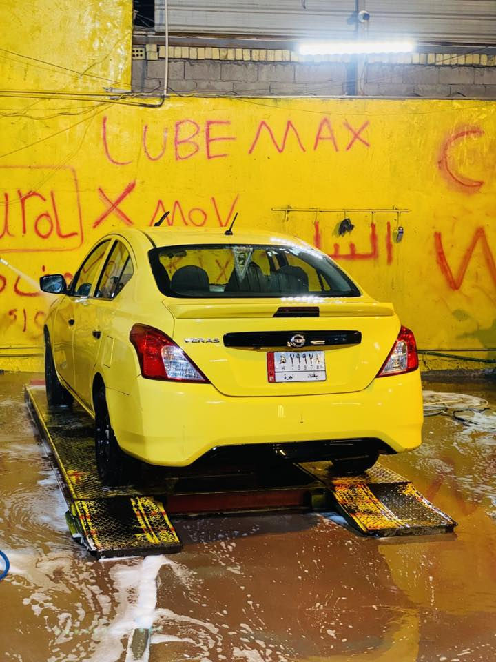 سلام عليكم نيسان فيرسا موديل 2019لون اصفر وارد أمريكي حادثها بس حلفت بنيديرباك بس دركه صور حادث موجوده مع صور كير مكينه خير من الله تفاصيلها تحكم صفحتين شاشه جبير كأمر  دوشمه ارضيه وكشنات ماشيه 104 سياره حلوه ومانقصها اي شي السعر 110 وبيها مجال مكاني بغداد اي ستفسار اتصل ***********
