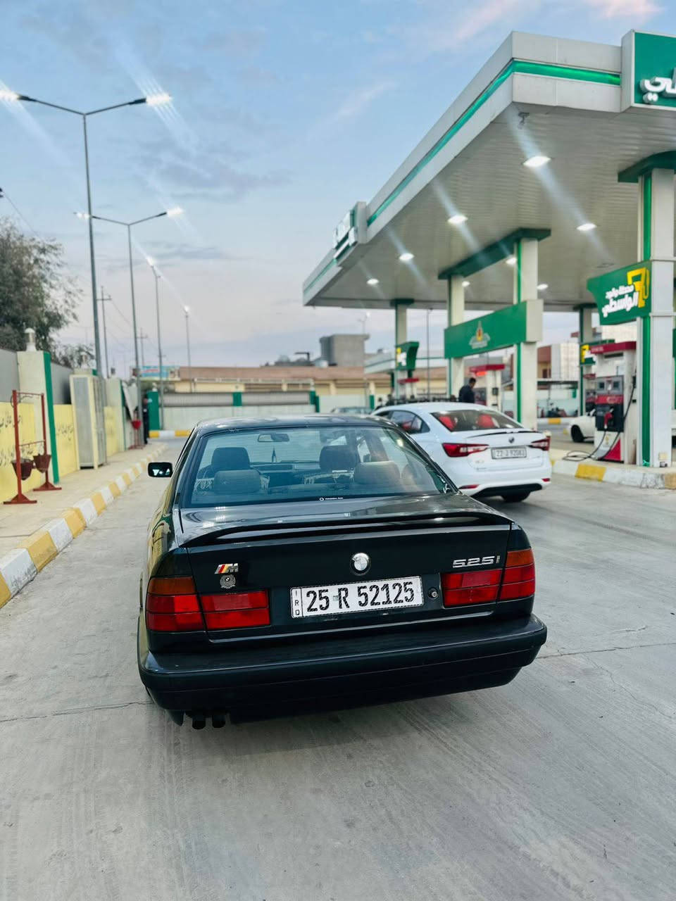 سلام عليكم
سياره BMW لون اسود للبيع موديل 94
گير اوتو محرك كبس ديجتال  رقم كركوك مشروع وطني  بسمي سنويه لل28 
دفتر بنزين موجود
تدفئه تبريد شرط
سياره بيها تصفيه شويه
صدر امامي خلفي كله جديد
اتصال ‏‪***********‬‏ 
السعر 72 مكان السياره كركوك
