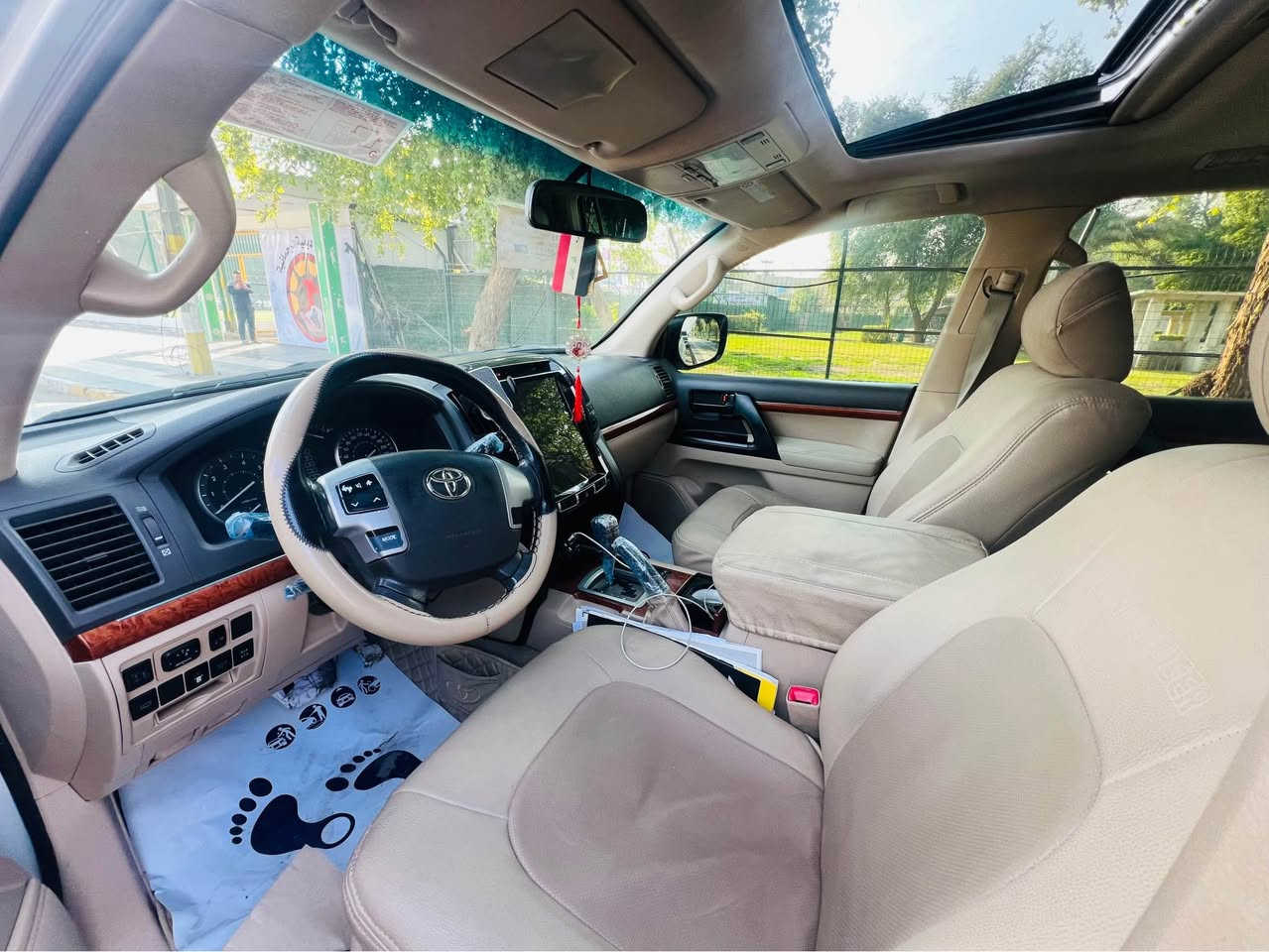 السلام عليكم 
مكلف ب النشر 
لاندكروز 2013 
بريم 
فول مواصفات 
كفاله عامه شر 
مغلفه ppf ب الكامل 
بدون اي نواقص 
ماشيه 140 كم 
رقم بغداد ع ايدي صارلها فتره 
السعر 388 ورقه 
للاستفسار ***********
بغداد العطيفيه بغداد, العراق
