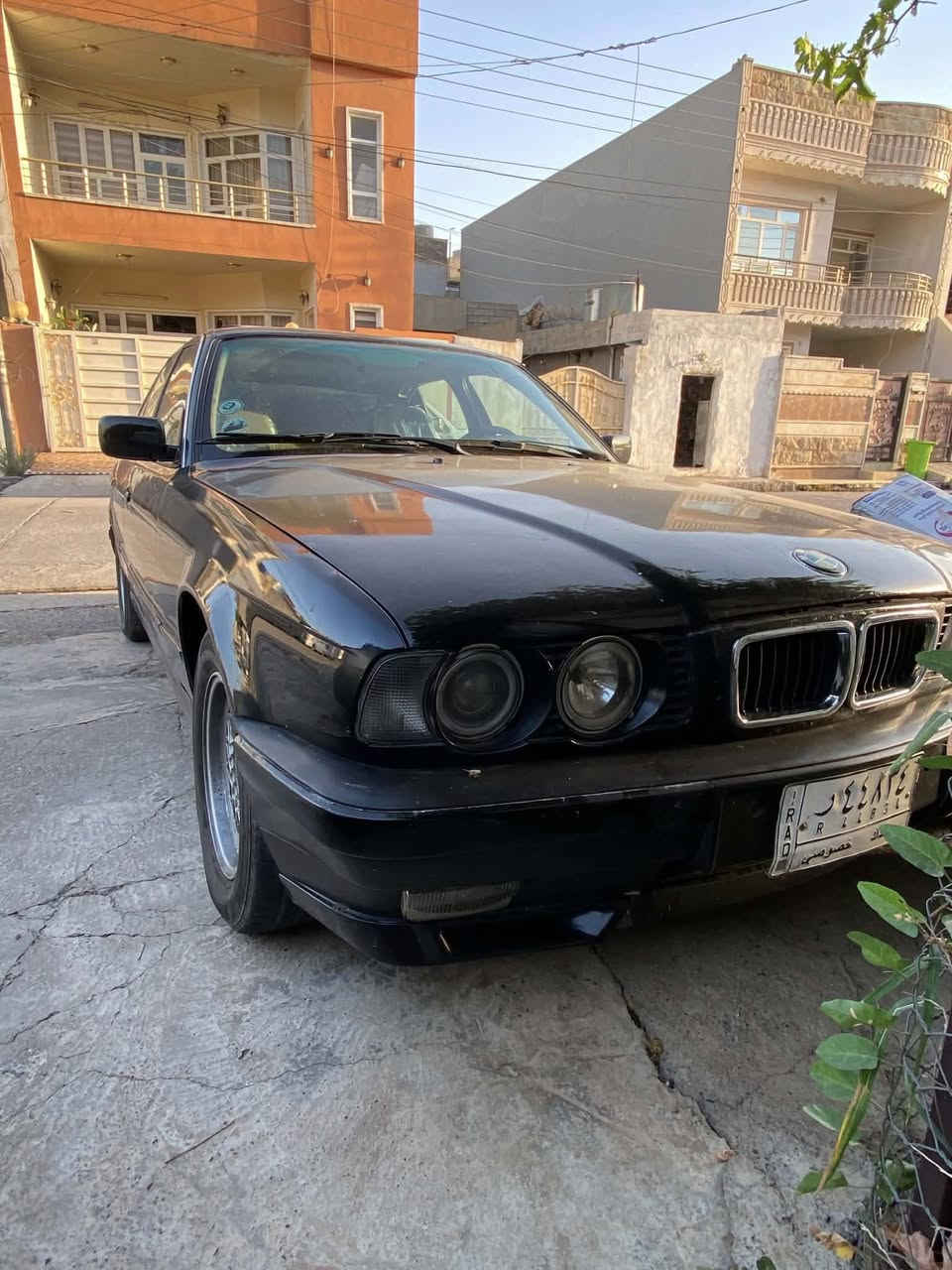 BMW 525 1992 
فوول فوول مواسەفات بەس گێر حادیە کوشن کارەبای کوشن جلد ناو فۆرمیکا پەردەی پشتی کارەبایە سلایتە تاخم تایە و ویل نوێی لەسەرە حیزام بۆیاخە لەسەر ساحە پشت و پێش کەپسە سەنەوی ئەسلی بەشەرتی بەناوکردن سەنەوی مانگی یەک بەسەر چووە هیچ خەرامەی لەسەرنیە بۆسەحرەکە ٤٥ وەرەقە و مەجال بۆ زانیاری زیاتر پەیوەندی بکەن بە کۆرەک ***********
وەتسئاپ ***********
