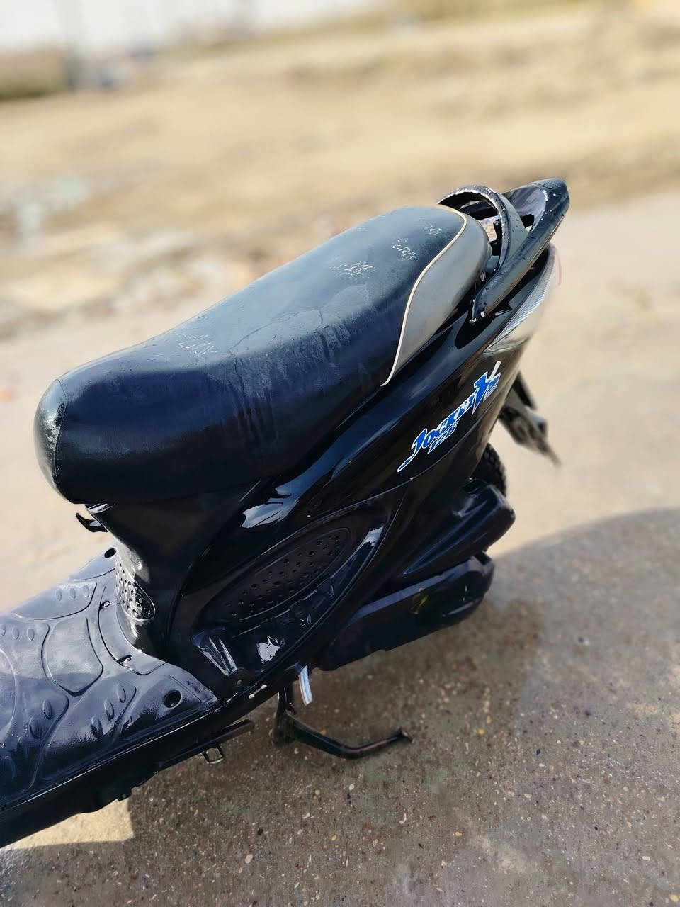 كامكو V2  جاهزه 2015 لايت زنون هورن سيدان كيجات اشاير كيلو متر شغال تايرات خلفي  وامامي جدد امس شادهن باتري جديد مابيها اي نقص شلعه كلشي جديد فيتم جديد جاهزه من كلشي


**إذا كنت صاحب هذا الإعلان وتريد حذفه لأي سبب، رجاءا أرسل رسالة إلى الدعم الفني**