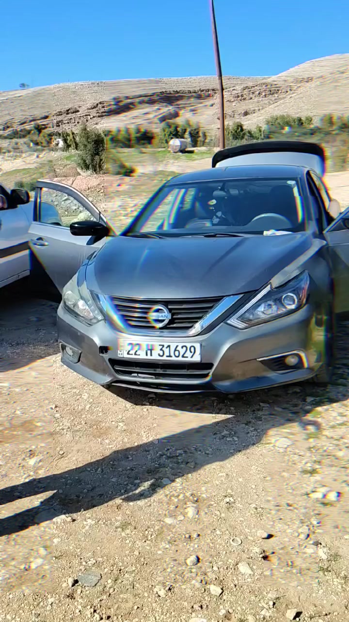 التيما 2017لون فيلي مواصفات اس ار معروفه مواصفاتها ماريد اشرح لأن ماعرف اشرح كير محرك شرط بيها ضرر جاملخ امامي وخلفي جهه السائق مكان السياره موصل بعشيقه للاستفسار الاتصال ع ***********او***********
