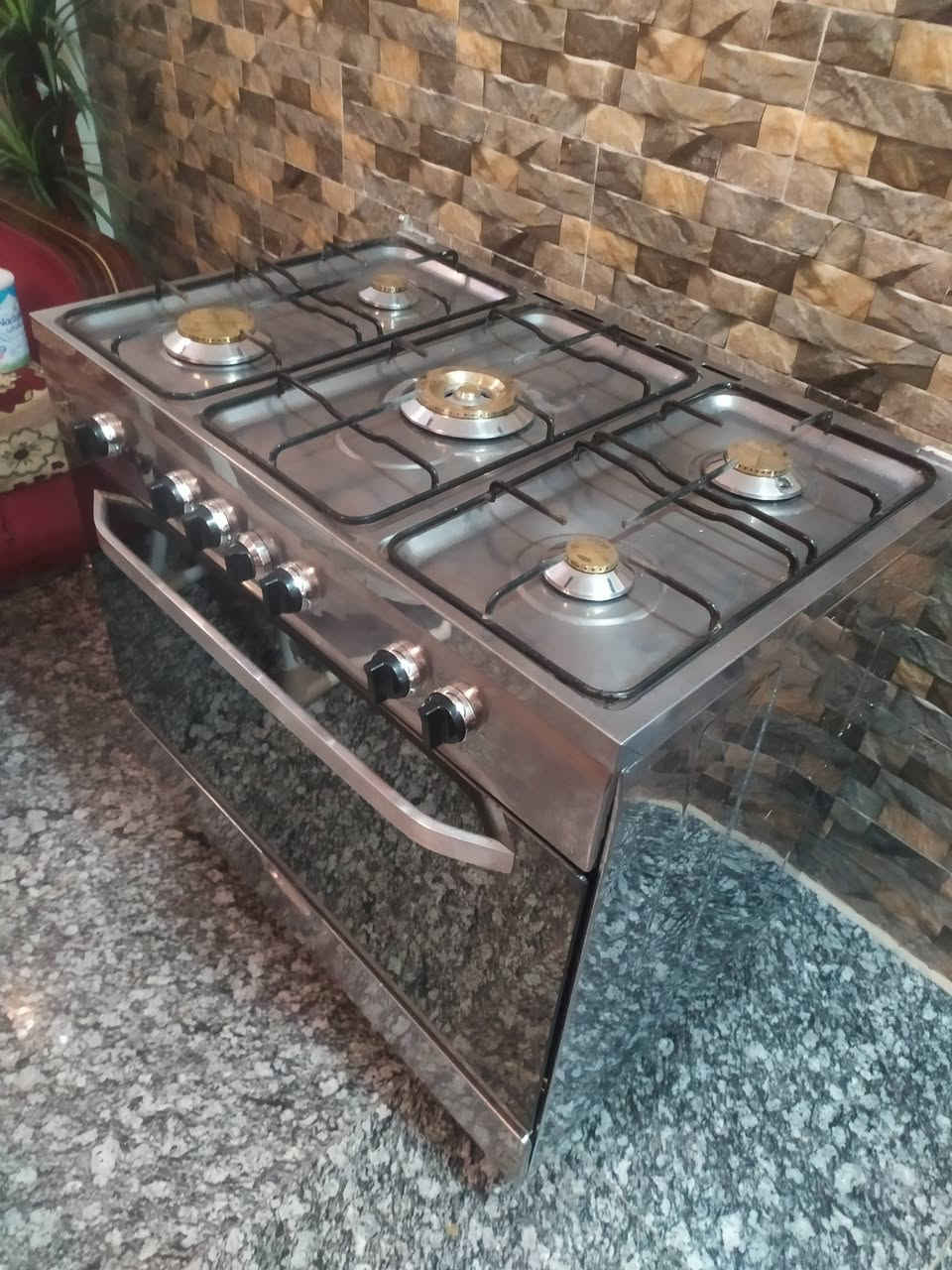 طباخ فريش مصري الاصلي نظيف جدا كله شغال عالفحص ناره زركه وقويه سعره 200 يوجد توصيل


**إذا كنت صاحب هذا الإعلان وتريد حذفه لأي سبب، رجاءا أرسل رسالة إلى الدعم الفني**
