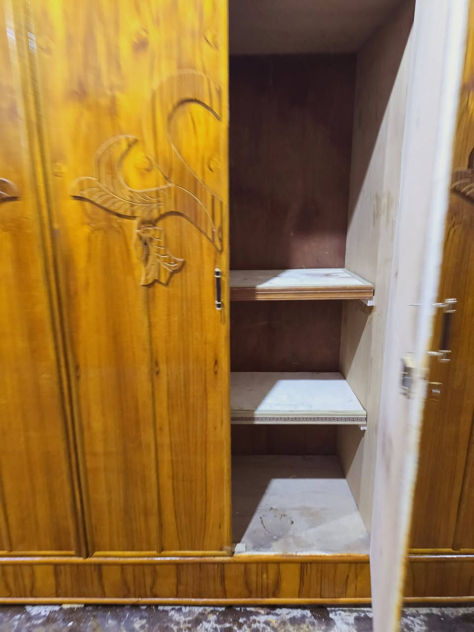 كنتور 6باب مستعمل
تسكام 
السعر 260
0772 270 9981 
نضيف ومصبوغ كامل 
***********
 #بيع
 #اثاث
