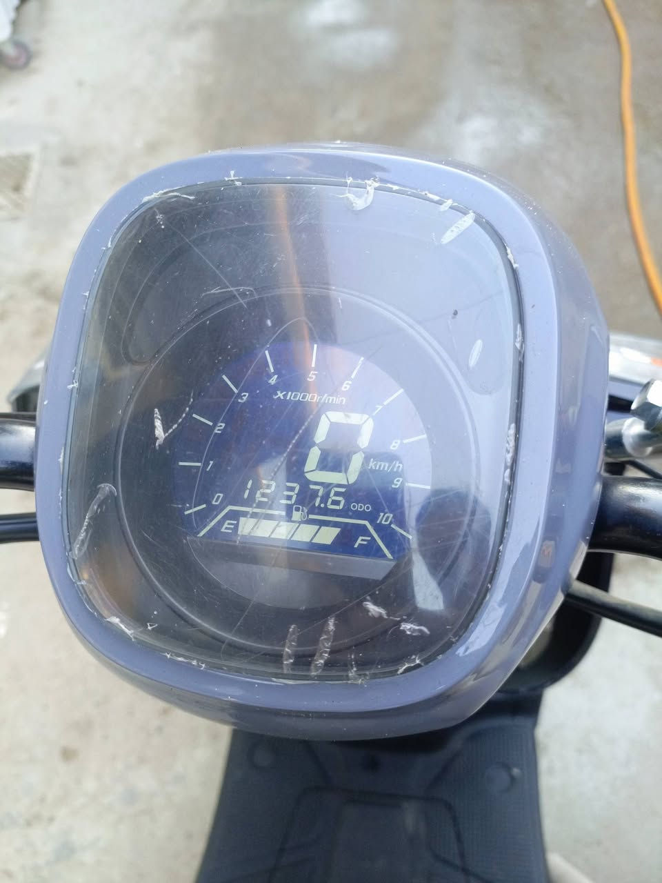 سلام عليكم دراجه بوليس موديل 25.  مستعمله شهرين المكان ديالى جديده الشط وشراي يتصل  على الرقم ***********
