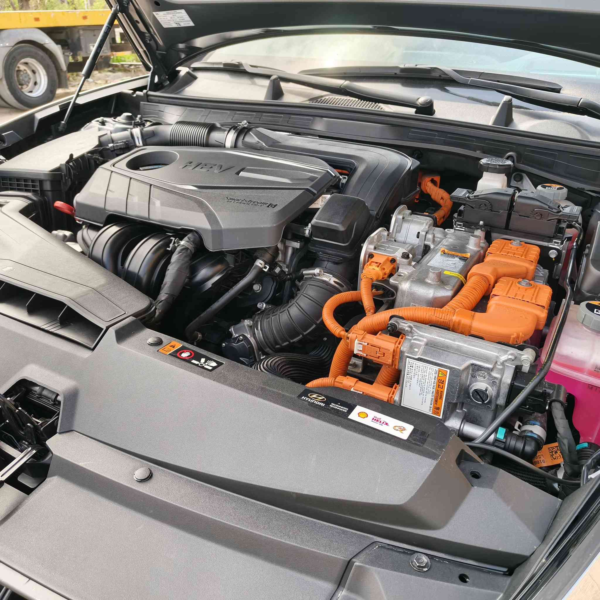 ‏سلام عليكم رمضان كريم
‏للبيع فقط بدون مراوس
‏السيارة جديده بمعنى الكلمه 
‏سوناتا 2023 ليمتد هايبرد واحد على واحد اعلى فئه
‏  HYPER LIMITED VIP بلسوناتا
‏صرف البانزين انسا التفويله 50لتر تمشيك 950كلم 
‏ماشيه24الف حاليا
‏حادث السياره فقط بارد PDR الجاملغ الخلفي الايسر وشويه بالجنطه بدون صبغ 
‏وبيهه قطعتين كلير بدون حادث من امريكا الجاملغ الخلفي الايمن والباب 
‏((تخم تاير شركه اصلي البارحه شديته سعرة 300$))
‏المواصفات :
‏مكينه 2000 هايبرد
‏اعلى فئه
‏رادار امامي
‏رادار جانبي
‏رادار خلفي
‏حساسات امامي + خلفيه
‏بنوراما
‏سماعات سستم بوس
‏داتو شو يعرض عل الجامه الاماميه 
‏خمس كامرات محيطيه 360 درجه
‏تدفئه وتبريد المقاعد الاماميه
‏مقاعد كهربائيه وخزن ميموري
‏تدفئه الستيرن
‏قياده ذاتيه
‏توقف ذاتي عند الاقتراب
‏اشاير بلمري
‏قطعتين تبريد
‏شاحن لاسلكي
‏لد زنون بلادي
‏بردات خلفيه
‏طي المري عند الرجوع
‏وضعيات القياده /ايكو / كومفورت /سمارت /سبورت تشغيل عن بعد
‏تتقدم وترجع عن طريق البصمه
‏وبعد بيه هواي مواصفات ممذكوره  
‏لايت ذكي 
‏وماسحات اوتو  
‏السياره موجوده بغداد/الشعب 
‏السعر  192 قابل للتفاوض
‏للاستفسار اكثر اتصل عل الرقم 
‏***********
‏
