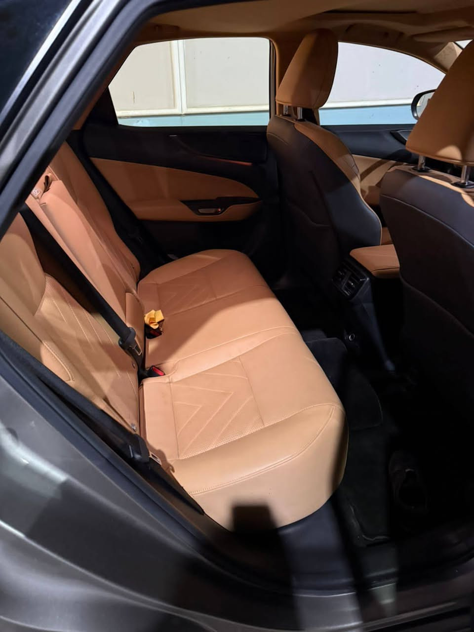 سلام عليكم شباب
#لكزس 2022رصاصي
خليجيه كفاله عامه من رصعه وبارد وشخط
# فول مواصفات 1على واحد  

#ماشيه 4 تالف وقابله الزياده 
#رقم بغداد مميز 
تحويل ثاني يوم 
مكاني بصره 
السعر 415 وبيها مجال 
***********
