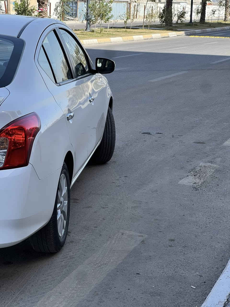 السلام عليكم
سني 2024 مصري
السيارة بأسمي 
الرقم أربيل 

السعر 118بيهه مجال شي بسيط 
مكاني بغداد حي الجهاد 
***********
