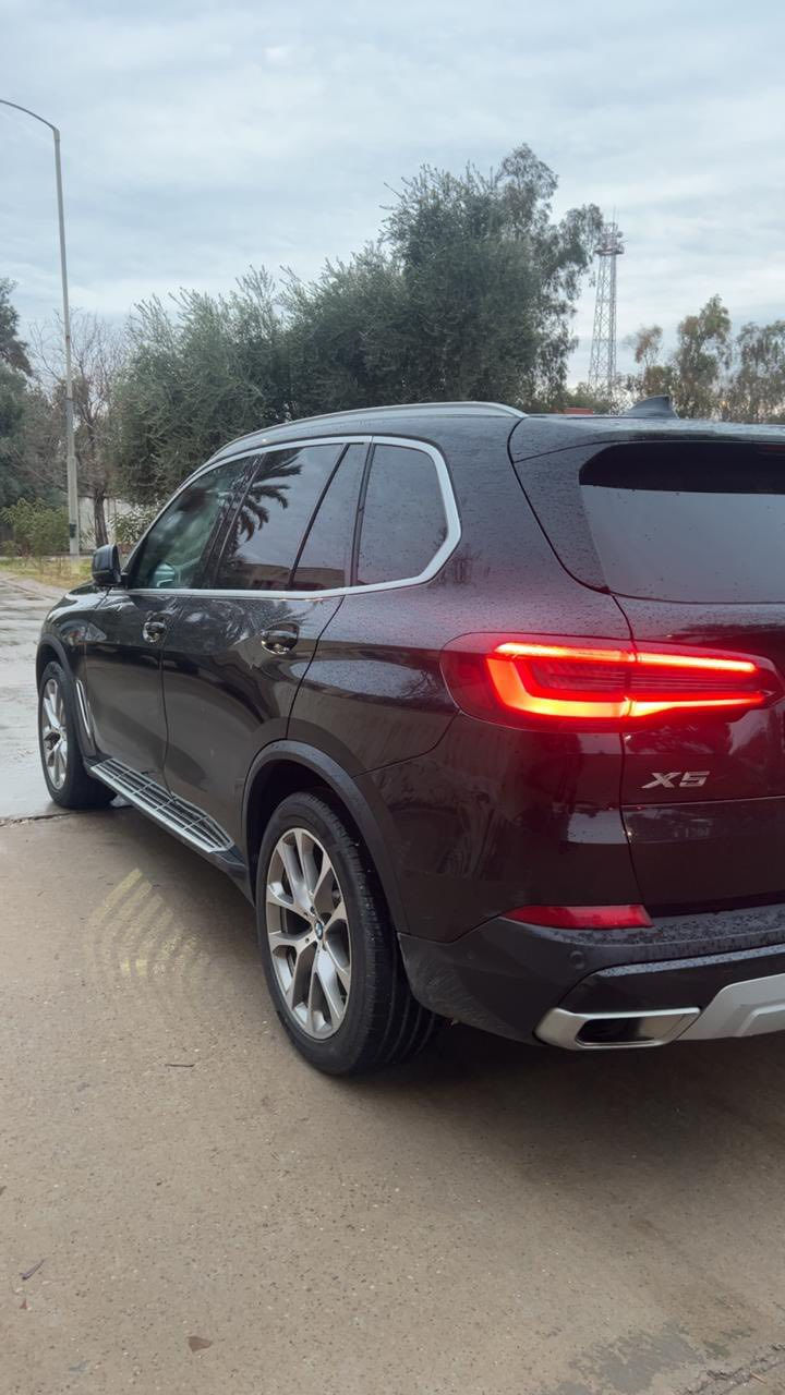 للبيع فقط X5 BMW وارد امريكي السيارة كلين موديل 2023 ماشية 54 الف ميل
ولكن بيهه كم رصعه حالوب
مكان السيارة كركوك 
السعر 40 الف دولار وبيها مجال شي بسيط 
السيارة رقم سليمانية 
للاتصال ***********
