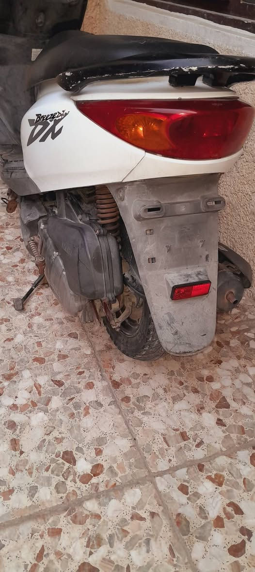 دراجة بريز للبيع كاملة كله شغال سيلف نكره هندر كهربائيات كلها شغاله كيلو متر لايتات اشاير دبلات امام جدد اشاير جدد كله بلادي مكينه بلاديه خيط بخار ما بيها . كابريتر بلادي مشي معدي ١٠٠ كم يقفل كيج دراجه وضع البلادي كله شغال وشرط الفحص مكاني حي الرئاسة الامين الثانية  السعر 600 ألف ***********
