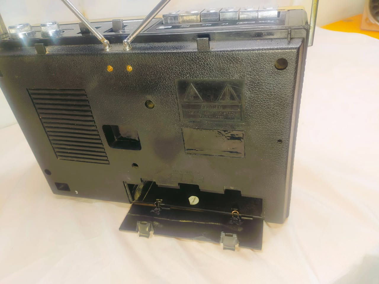 مسجل راديو دبل اريل صناعة صيني مسجل حلو سعره 25 الف دينار يوجد توصيل ...واتس ***********
