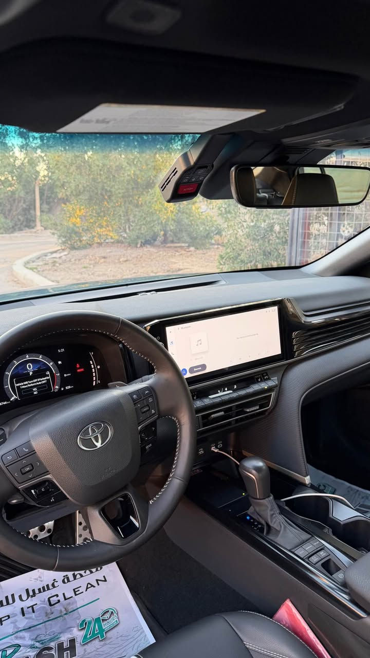 كامري 2025 فول مواصفات 
Ev mode هايبر
فتحة
بصمة 
تشغيل عن بعد
نقاط عمياء 
مرايه وسطية اوتو سمارت
شاشة اكبر حجم 
عدادات الكترونية 
رادارات امامي خلفي وجانبي
نقاط عمياء 
اوتو هولد 
سايد بريك بصمة 
شاحن لاسلكي 
اوتو لايت 
كروز نضام تتبع 
كشنات كهرباء 
كشنات هيتر 
هيتر ستيرن
مناخ منفصل 
قطعتين تبريد 
حادثها جاملغ وباب والباب الخلفي جزء منه قليل مصبوغ 
ماشية ٤ الاف ميل فقط 
سيارة رقم كاتي تريدها رقم اربيل ارقملك ياها اني المستورد 
مكانها بغداد اليرموك *********** بغداد, العراق
