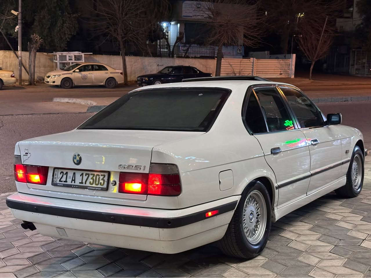 ئەم سەیارەیە بۆ فرۆشتن مۆدێل ١٩٩٣ فول فول بۆ فرۆشتن ٥٢٥تۆماتیك سلاید ٢ جام. كارەبا تەبرید ساردو گەرم تەحدید سورعە abs فۆڕمیكا پێش پان. دەبل چەكمەجە دەبڵ ئێرباگ فول فول سەیارەكە سەنەوی تازەیە بەس بۆنیدی بۆیاخە بەشەرتی ١٠٠ فیتەر بەس لە سایەقێكی كەمە گۆڕینەوەش دەكم. لەسەر دڵ گرتن بۆ زانیاری زیاتر پەیوەندی بكەن *********** السليمانية, العراق
