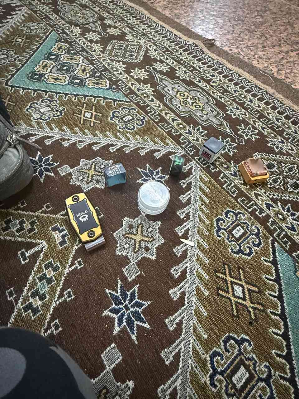 اكيوب اكيوتك لبيع سعر 300 وبي مجال جنطه 4/4 لبيع سعر خمسين جديده جوك تومي سعر 25 جوك جوزي وحمال سعره 15 قفل رقم ***********  تواصل
