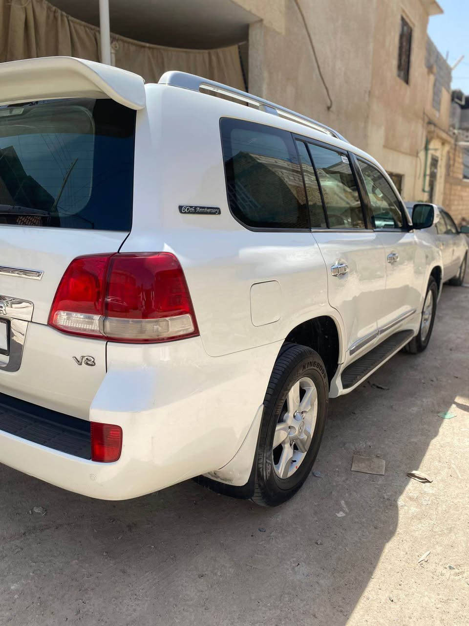 لاندكروز ستينيه موديل2011 خليجي رقم بصره لجديد كفاله ضربه وصبغ وتبديل رقم راعي سياره*********** البصرة, العراق
