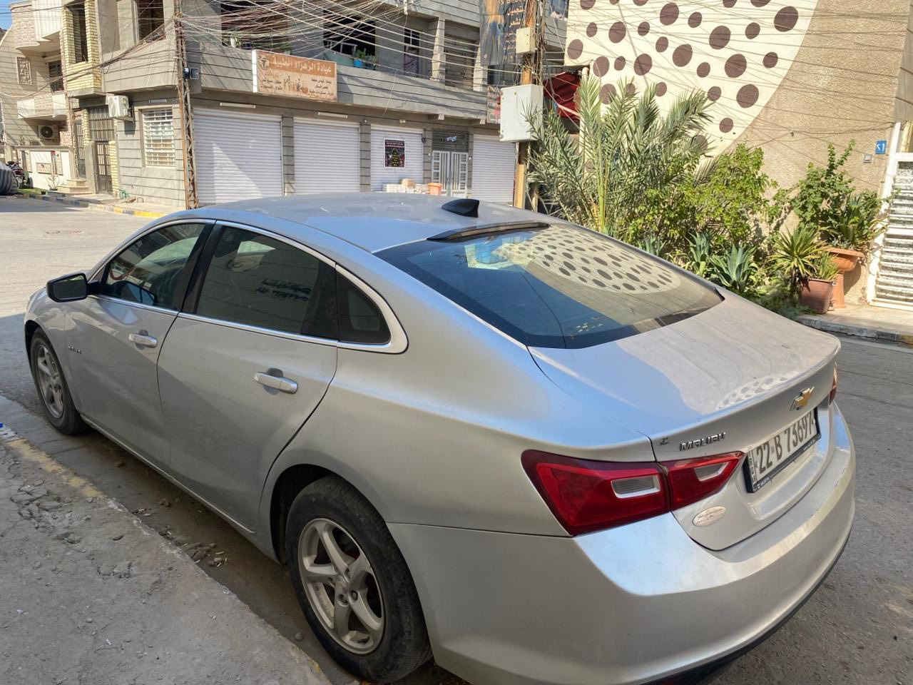 السلام عليكم عندي ماليبو 2019 للبيع 
 السياره مكينة كير خير من الله تبريد تدفئة غرفتهة حلوه السيارة تخم تاير حداديه امامي خلفي كله جديد ادامه قبل شهرين مسويلهة كاملة بيهة صبغ 3قطع بدون دواخل او تبديل باب خلف السائق الباقي مكفول من ضربه او صبغ السعر 105 وبيهة مجال للشراي المكان الشعب شارع عدن 
***********
