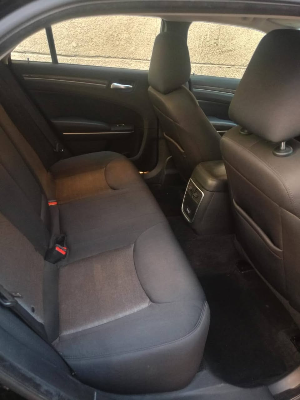 كرايسلر موديل ٢٠٢٢ تورنك لون اسود رئاسي
 تقرير مياه امطار  وبدلنه  بس مكينتهه بدبي ومامشتغل بيهه اي كلوب   كفالة عامة من الضربة والصبغ والتبديل 
دخول جديد كتاب ضباط رقم ميسان تحويل ثاني يوم***********
مكان السيارة البصرة الهارثة
