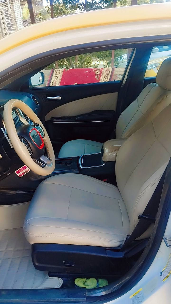 جارجر 2015 اصل بوليسي صور الحادث موجوده بالمنشور السعر 168 وبيها مجال ***********
