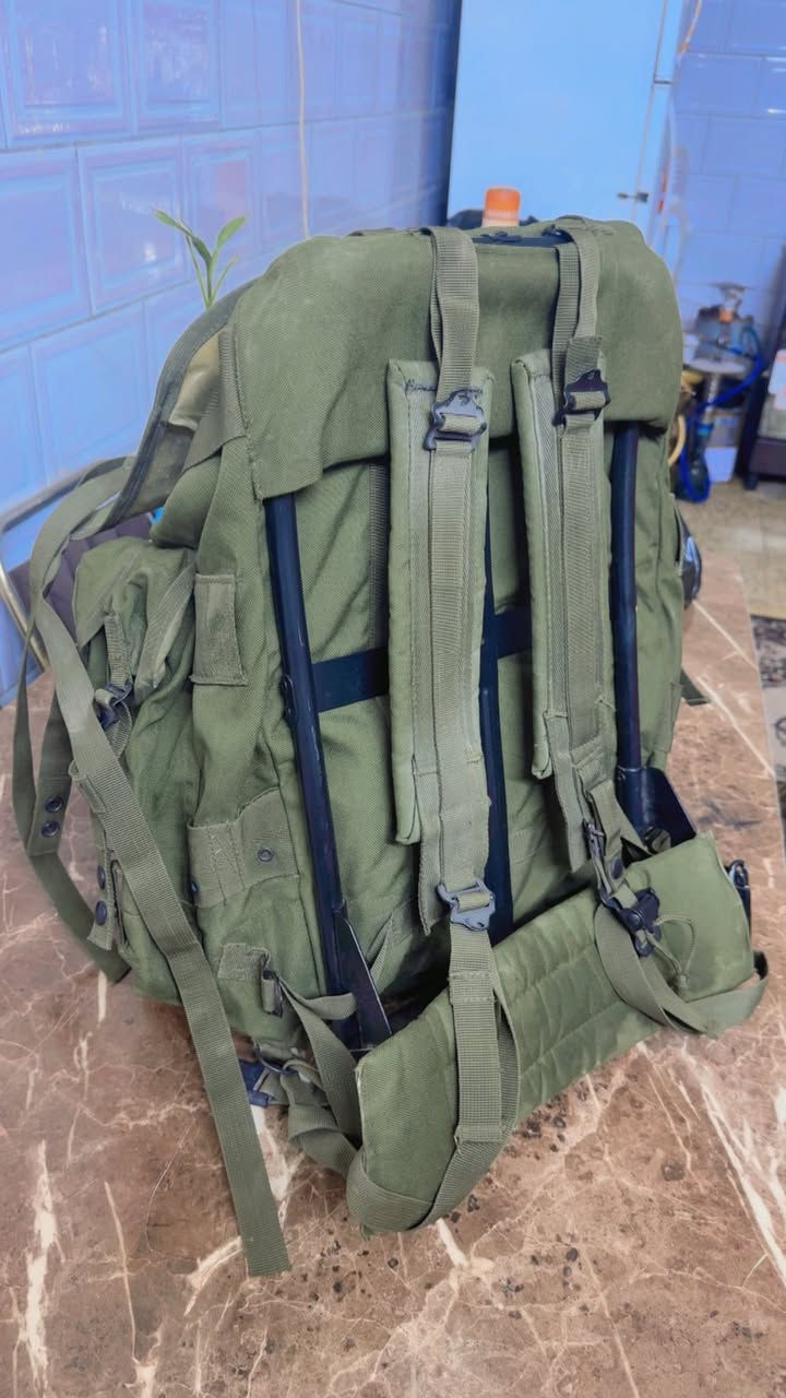 جنطه امريكي اصلي للبيع جديده جانت بل مخزن ما ملبوسه سعر 60 الف وبي مجال تستوع اشياء هواي الي يحب يراسلني خاص لو واتساب ***********
