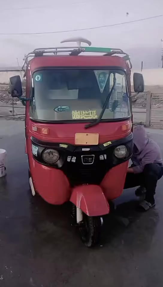 تكتك للبيع 2017 مكينه واحد وعشرين وبدي مال 18مرقم ولوحات انكليزي وشرط ثاني يوم تحويل
‏‪0773 319 3676سعر خمسه وربع وبيها مجال بسيط
