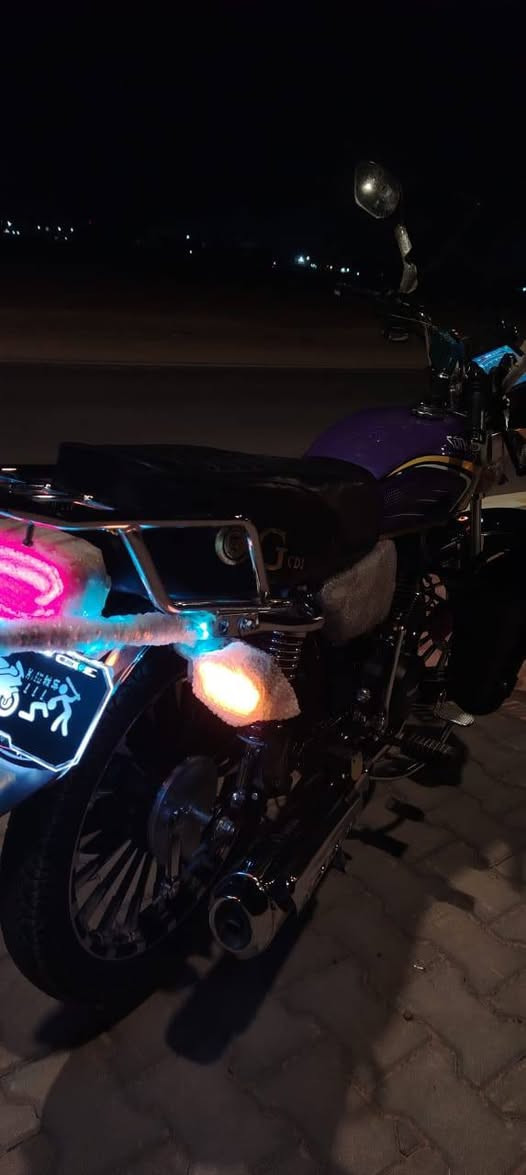 للبيع ماطور سونلنك موديل 2025دراجه بعدها زيرو ((مصروف عليها نشرات فيدراليه درع امبي ثري ستاند موبايل اقواس دراجه مصروف عليها))ماشيه ٤٠٠٠ منفيس كامل دراجه وكاله شرط على ايدي سبانه ما ممدوده عليها شرط المن تجيب يفحص جيب ٤تبديله دهن الها سعر 840وبيها مجال بسيط مكان ((صلاح الدين قضاء الدور)) ***********
