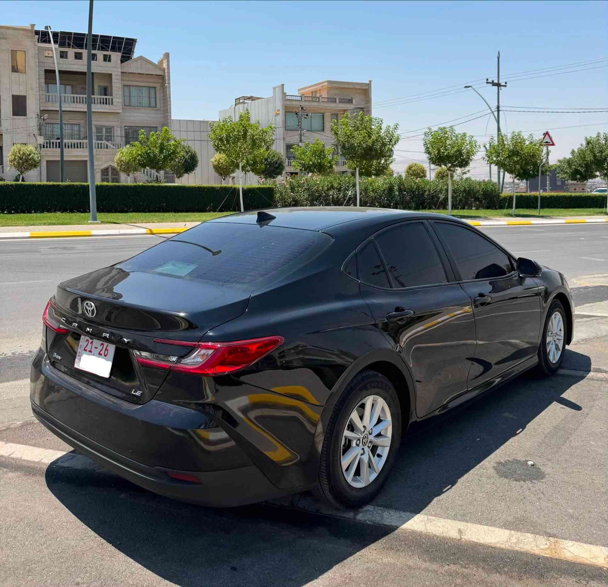 Toyoto camry 2025 HEV.
هايبريد. مواسه فات LE
به سمه شاشه وايرليس چارج ٣ مؤد
ده بل گير گيج ئه ليكترؤني  رادار و خه تي جاده
ئؤتؤ هؤل د و بريك به سمه
پيش و دوا كه پس. يه ك چه مه له خي دوا بؤياخه
بي نا و گرتن بي ئه رباك
١٠ هه زار مايل رؤيوه
گيرومه كينه و كاره باي هه موو گياني به شه رت
٢ مانگو ٢٥ كاتي رؤژي ماوه بؤ ره قه م
***********

