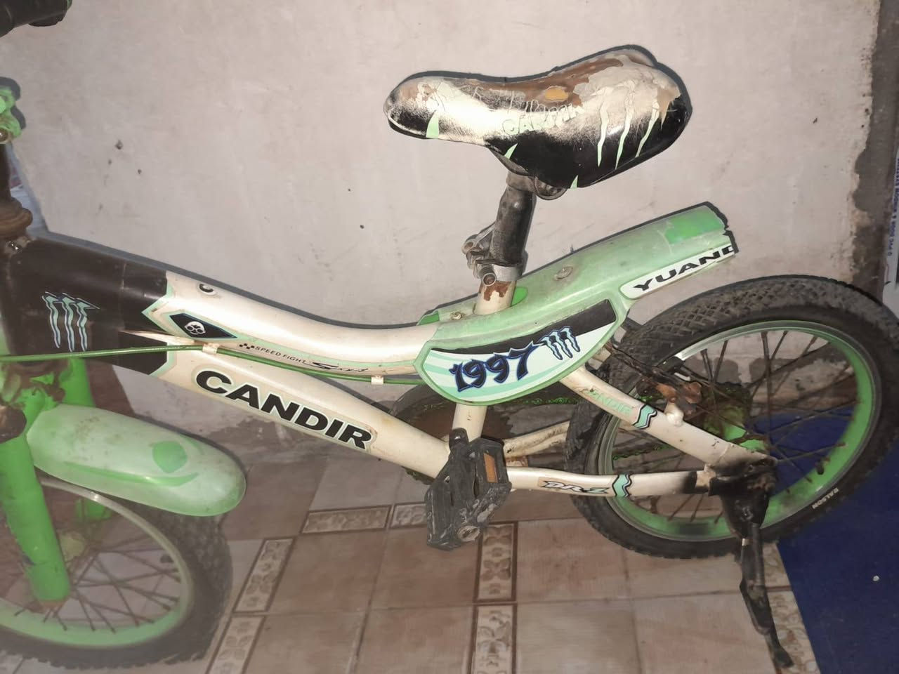 للبيع ... بايسكل أطفال بآلة نظيف 
السعر ٣٠ 
عنوان البصرة قبلة حي الجامعه الاستفسار مراسلة او الاتصال على الرقم ***********
