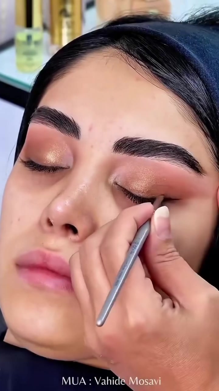 ✨ جمالك يبدأ من لمسة ميك أب بسيطة ✨
خلي إطلالتك تحكي عنك وتبرز أنوثتك بكل تفاصيلها 💄
تدرجات ناعمة، ثبات يدوم، ولمعة تخطف الأنظار ✨
لأن كل يوم فرصة تكونين فيها الأجمل 💕
ميك أبنا مو بس مكياج… هو ثقة وإشراقة 💫
📍 متوفر الآن داخل متجرنا
💌 للطلب والاستفسار راسلينا خاص

#ميكاب_يومي #ميك_اب #تفتيح_البشرة #منتجات #تجميل


**إذا كنت صاحب هذا الإعلان وتريد حذفه لأي سبب، رجاءا أرسل رسالة إلى الدعم الفني**
