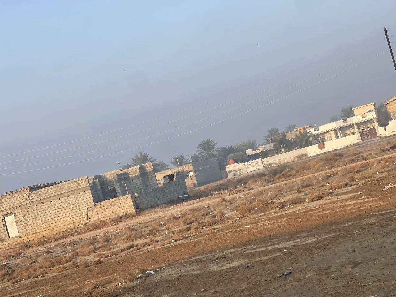 قطعة ارض للبيع  طابو زراعي سند 25 تسجل بكاتب العدل المساحه 150 متر  كنعان البدعه قرية عباس مبارك كهرباء وتبليط ومي كامل جامع قريب عليهه  ويمهه حركة بناء   السعر 8 مليون  هاتف ***********
