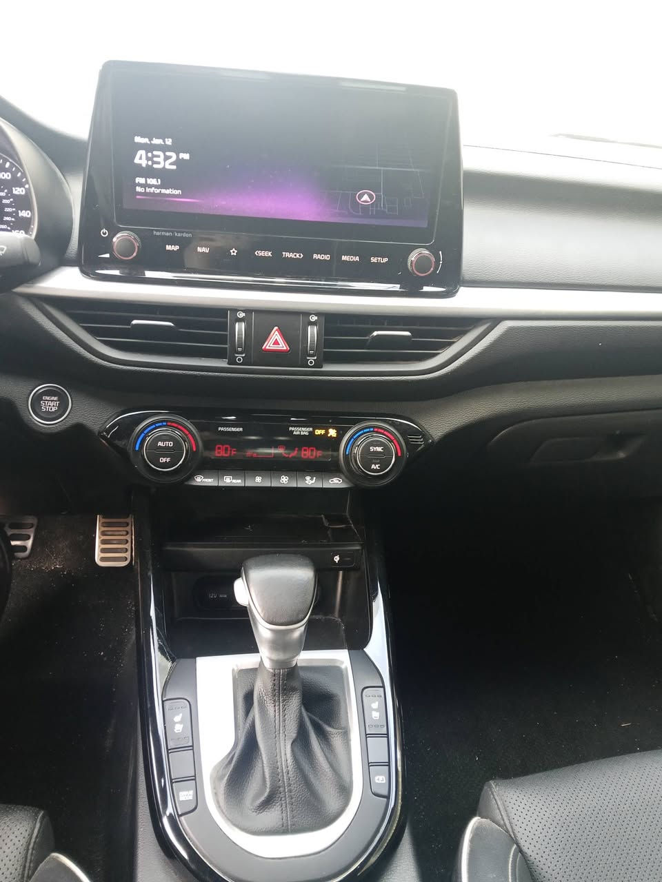 السلام عليكم للبيع فورتي جي تي لاين فول مواصفات
بصمه وفتحه وتشغيل عن بعد وكشنات جلد وتدفئه وتبريد بالكشنات
السعر 175 بي مجال بسيط
موبايل ***********
