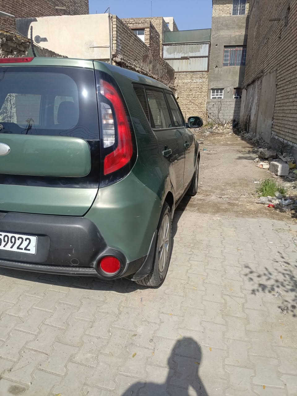 السلام عليكم
كيا سول للبيع موديل ٢٠١٤ وارد امريكي رقم بغداد بسمي 
جاهزة من كلشي محرك ١٦٠٠  قمارة وبنيد بيهن جراد 
مواصفات نص فول  السونار مع الصور 
السعر ٩٥ ورقة وبيها مجال بسيط 
*********** مكاني بغداد
