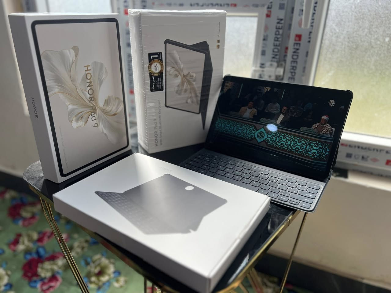 للبيع مستخدم يوم واحد فقطHonor pad 9
ضمان اصلي ومعتمد مع كيبورد ذكي كامل مواصفات 
ذاكرة 256  للاستفسار
***********
