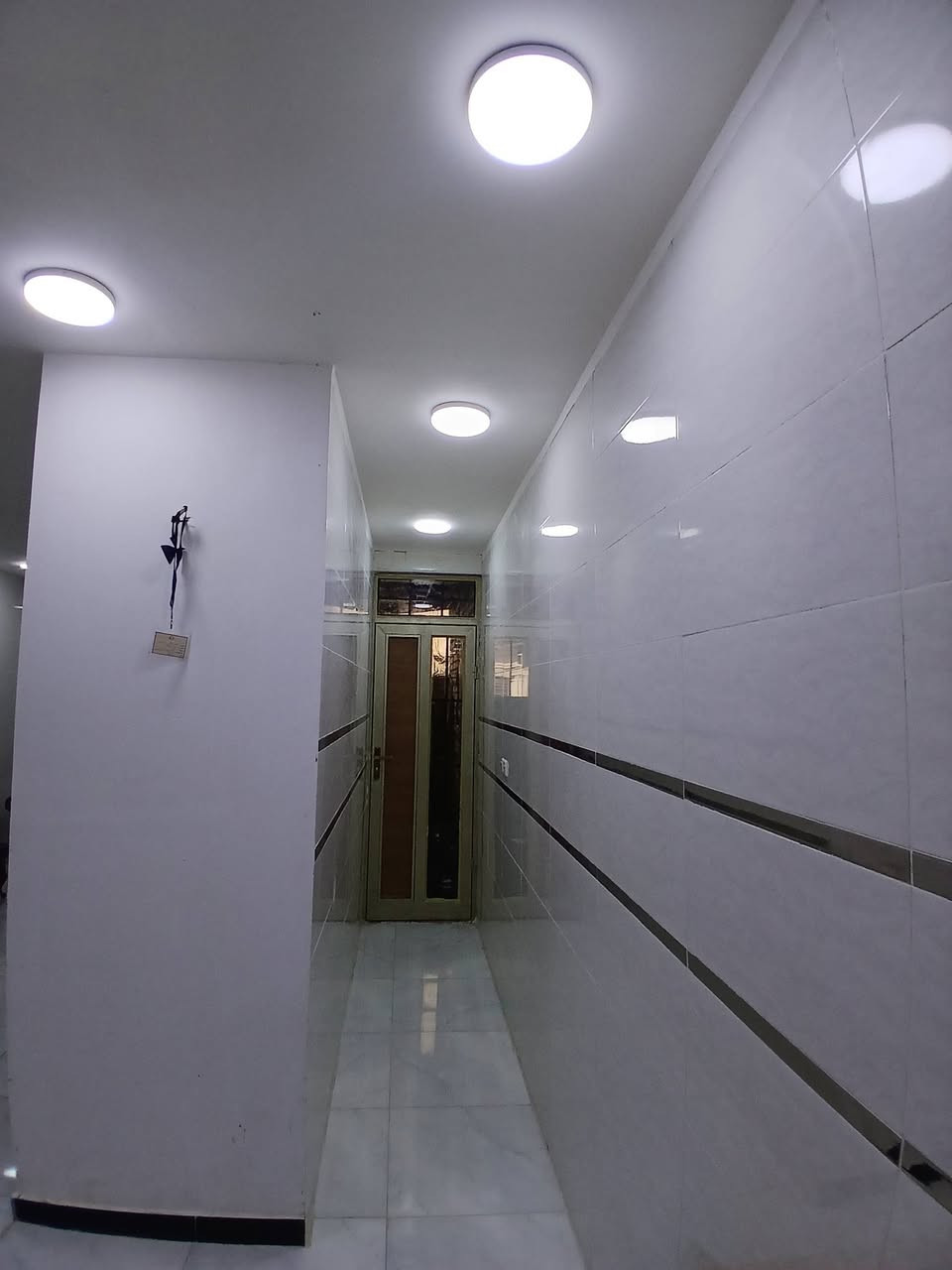 🔷. سلام عليكم
🔴مشتمل. للبيع او المراوس .  المساحة100 متر 

🔴الواجهه 5

🔴 والنزال 20.

🔴بناء سنه2025

🔴يحتوي على  مدخلين أستقبال مطبخ حولى      

🔴يحتوي على غرف عدد خمسة غرف نوم  

🔴بناء فول درجه اولى عدد الحمامات 3

 🔴آلموقع القاهرة الاولى شارع المدارس الفرع المقابل مدرسة الرصافي 

🔴توجد نقوصات بسيطة الوجهة غير مكتملة+ تغليف الدرج 

🔴 للاستفسار الاتصال على 

***********📞☎️
