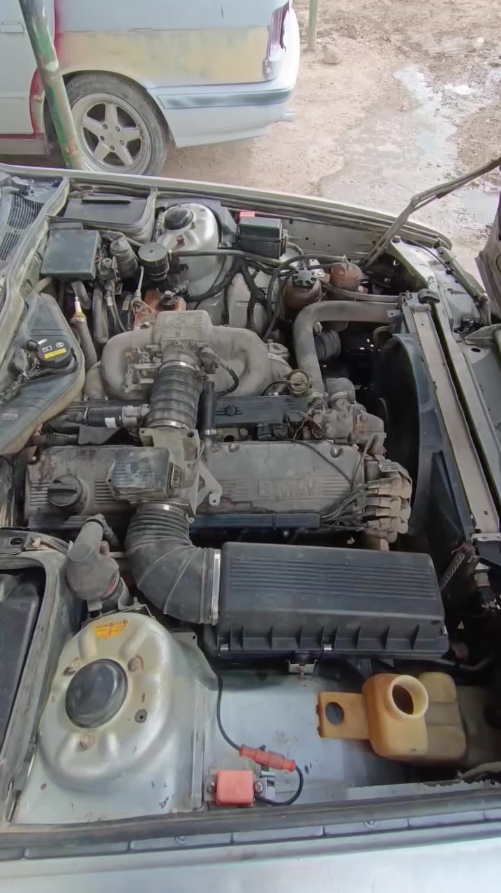 السلام عليكم للبيع مكينه 30 كامله هيه وتفرعات وعقل وظفيره وايرفلو ب ٦ ورقات ونص بيه مجال قليل مكاني الديوانيه الدغاره ***********
